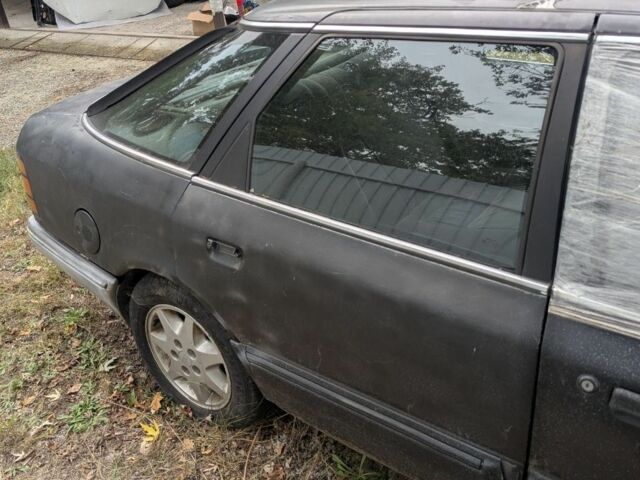 Чорний Форд Скорпіо, об'ємом двигуна 2.8 л та пробігом 200 тис. км за 353 $, фото 4 на Automoto.ua