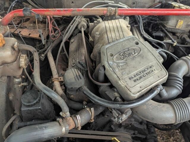 Чорний Форд Скорпіо, об'ємом двигуна 2.8 л та пробігом 200 тис. км за 353 $, фото 7 на Automoto.ua