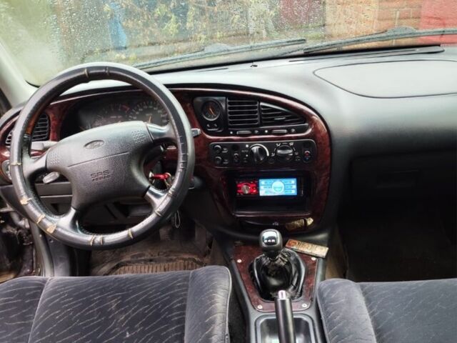 Фиолетовый Форд Скорпио, объемом двигателя 2 л и пробегом 200 тыс. км за 1671 $, фото 7 на Automoto.ua