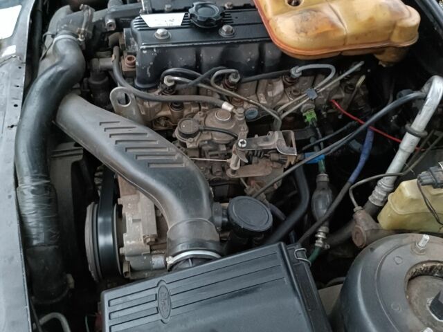 Фиолетовый Форд Скорпио, объемом двигателя 2.5 л и пробегом 300 тыс. км за 1400 $, фото 6 на Automoto.ua