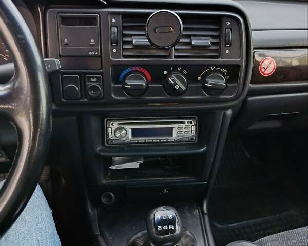 Форд Скорпіо 1994 у Броварах на Automoto.ua Фіолетовий Форд Скорпіо, об'ємом двигуна 2 л та пробігом 277 тис. км за 1700 $, фото 14 на Automoto.ua