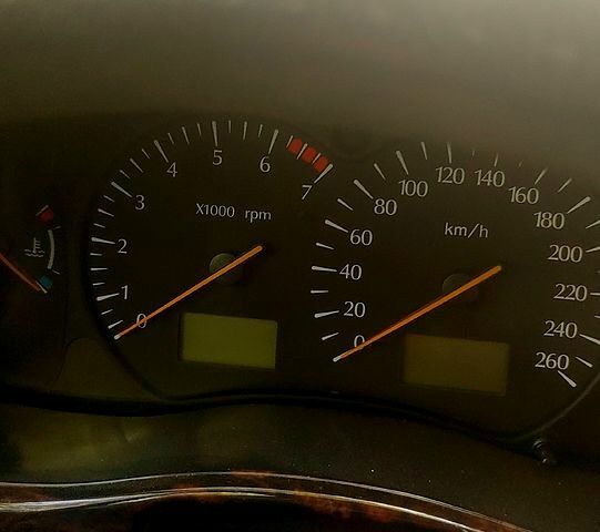 Фиолетовый Форд Скорпио, объемом двигателя 2 л и пробегом 376 тыс. км за 1500 $, фото 4 на Automoto.ua