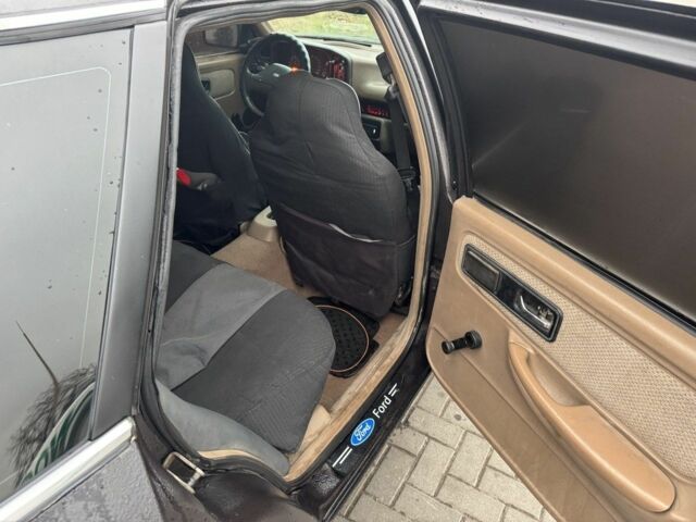 Коричневый Форд Скорпио, объемом двигателя 2 л и пробегом 300 тыс. км за 1500 $, фото 13 на Automoto.ua