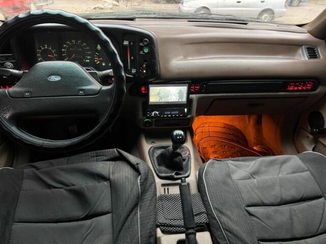 Коричневый Форд Скорпио, объемом двигателя 2 л и пробегом 300 тыс. км за 1500 $, фото 9 на Automoto.ua