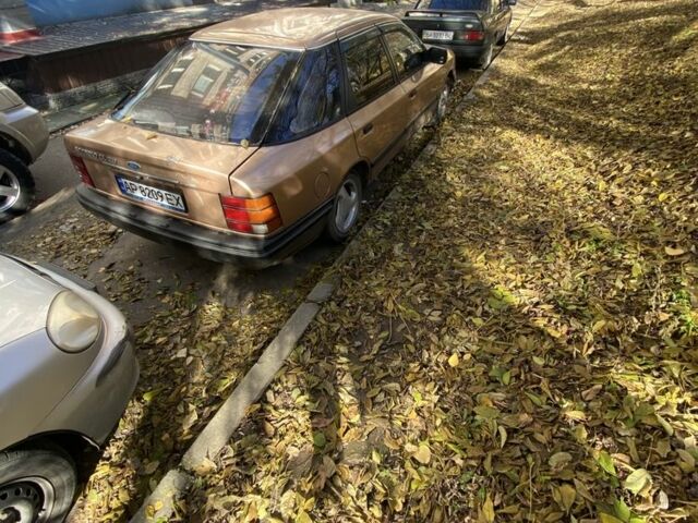 Коричневый Форд Скорпио, объемом двигателя 2 л и пробегом 300 тыс. км за 850 $, фото 3 на Automoto.ua