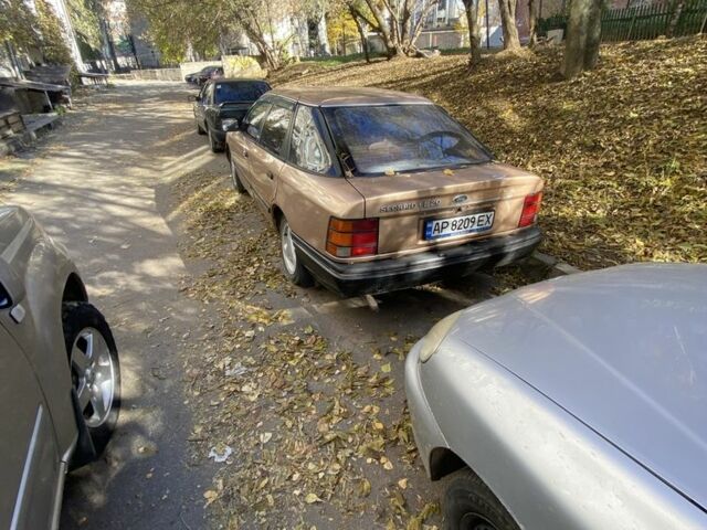 Коричневый Форд Скорпио, объемом двигателя 2 л и пробегом 300 тыс. км за 850 $, фото 1 на Automoto.ua