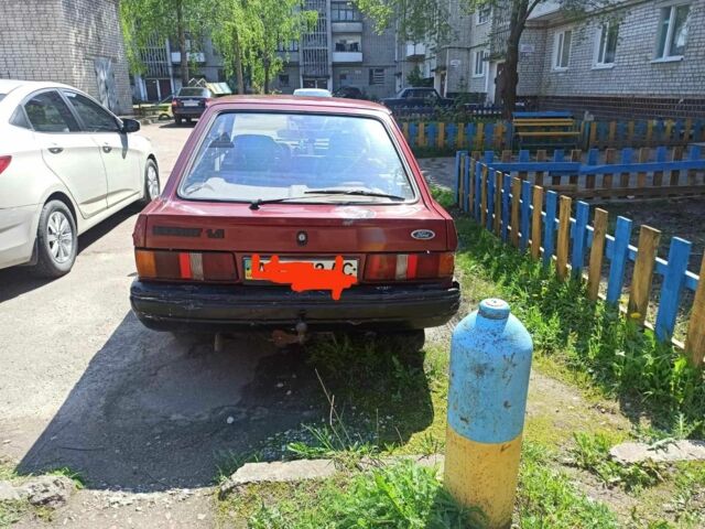 Красный Форд Скорпио, объемом двигателя 1.6 л и пробегом 350 тыс. км за 890 $, фото 7 на Automoto.ua