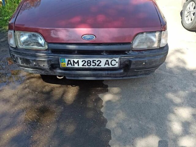 Червоний Форд Скорпіо, об'ємом двигуна 1.6 л та пробігом 350 тис. км за 890 $, фото 5 на Automoto.ua