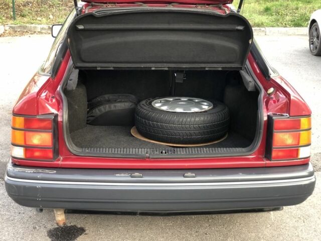 Красный Форд Скорпио, объемом двигателя 2 л и пробегом 250 тыс. км за 1500 $, фото 16 на Automoto.ua