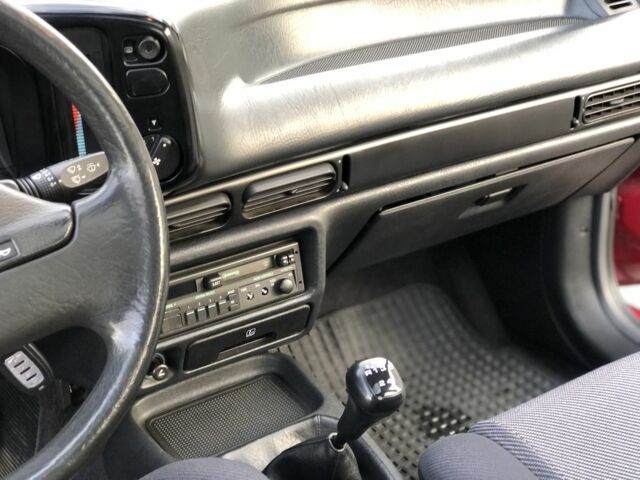 Красный Форд Скорпио, объемом двигателя 2 л и пробегом 250 тыс. км за 1500 $, фото 13 на Automoto.ua