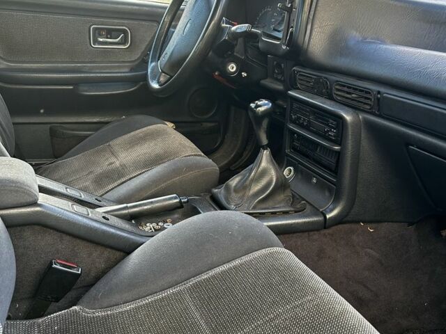 Красный Форд Скорпио, объемом двигателя 2 л и пробегом 3 тыс. км за 1500 $, фото 4 на Automoto.ua