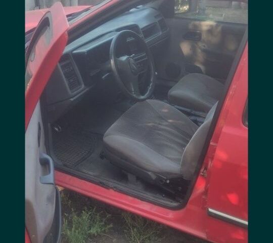 Красный Форд Скорпио, объемом двигателя 0 л и пробегом 2 тыс. км за 688 $, фото 3 на Automoto.ua