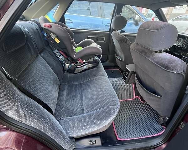 Красный Форд Скорпио, объемом двигателя 2 л и пробегом 180 тыс. км за 1000 $, фото 3 на Automoto.ua