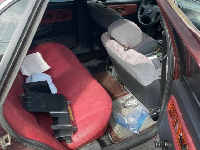 Красный Форд Скорпио, объемом двигателя 2 л и пробегом 230 тыс. км за 1300 $, фото 4 на Automoto.ua