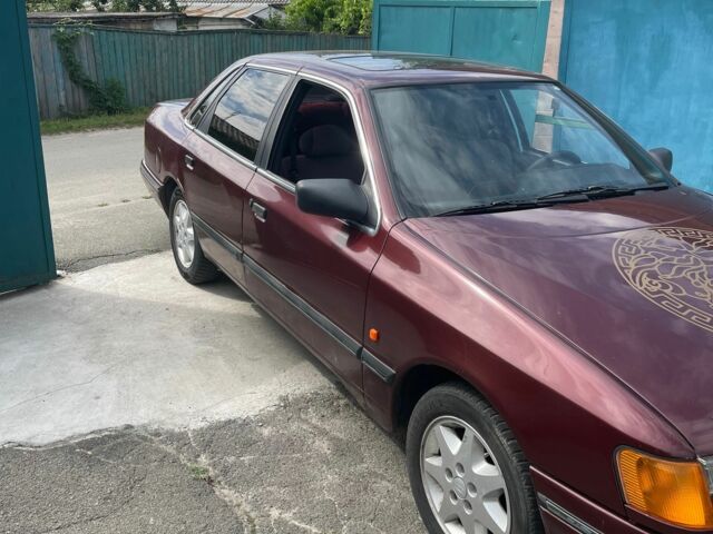 Красный Форд Скорпио, объемом двигателя 2 л и пробегом 230 тыс. км за 1300 $, фото 1 на Automoto.ua