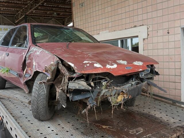 Красный Форд Скорпио, объемом двигателя 2 л и пробегом 120 тыс. км за 286 $, фото 2 на Automoto.ua