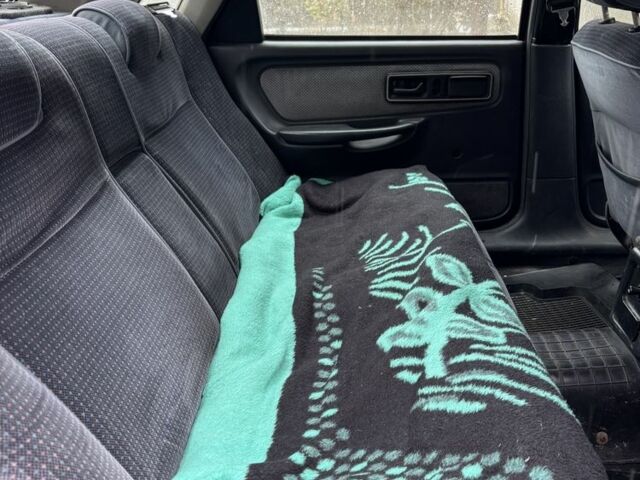 Красный Форд Скорпио, объемом двигателя 2 л и пробегом 187 тыс. км за 1500 $, фото 7 на Automoto.ua