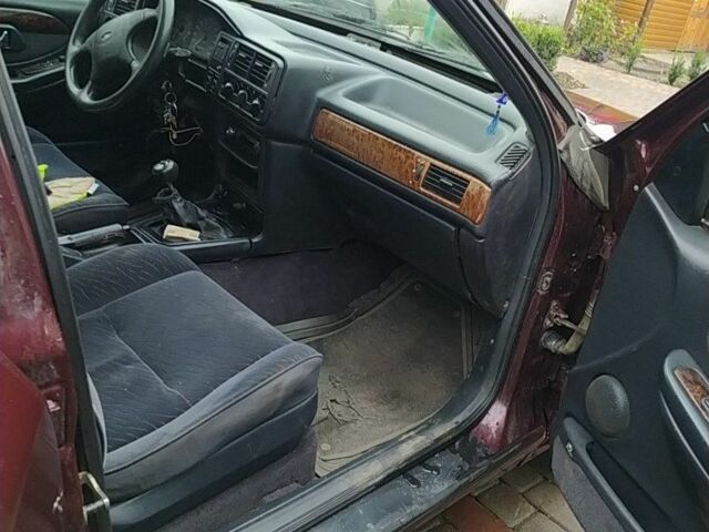 Красный Форд Скорпио, объемом двигателя 2.9 л и пробегом 300 тыс. км за 2000 $, фото 7 на Automoto.ua