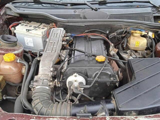 Красный Форд Скорпио, объемом двигателя 2 л и пробегом 280 тыс. км за 1100 $, фото 6 на Automoto.ua