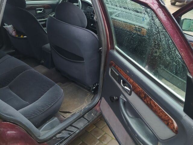 Красный Форд Скорпио, объемом двигателя 2.9 л и пробегом 300 тыс. км за 2000 $, фото 4 на Automoto.ua