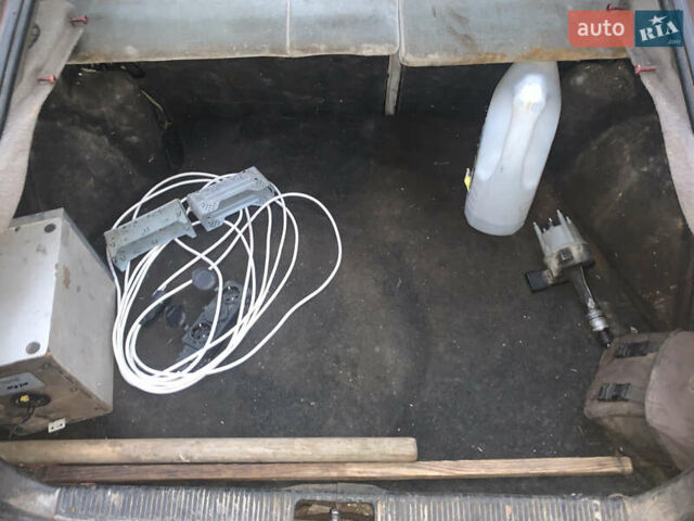 Красный Форд Скорпио, объемом двигателя 2 л и пробегом 111 тыс. км за 600 $, фото 10 на Automoto.ua