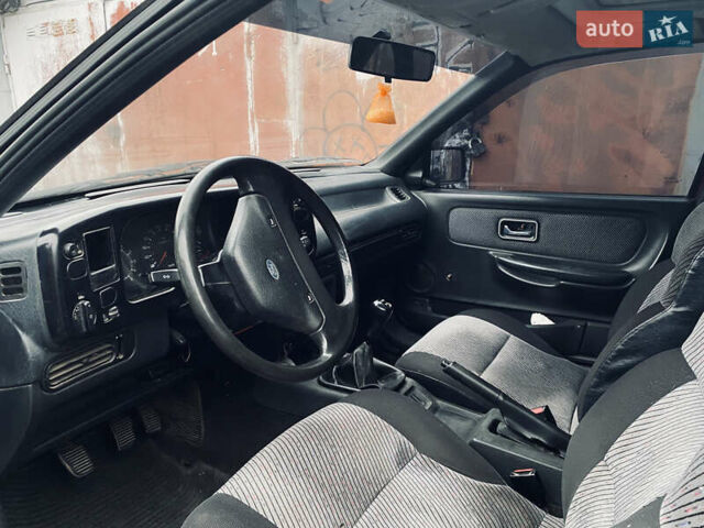 Красный Форд Скорпио, объемом двигателя 2 л и пробегом 202 тыс. км за 1500 $, фото 7 на Automoto.ua