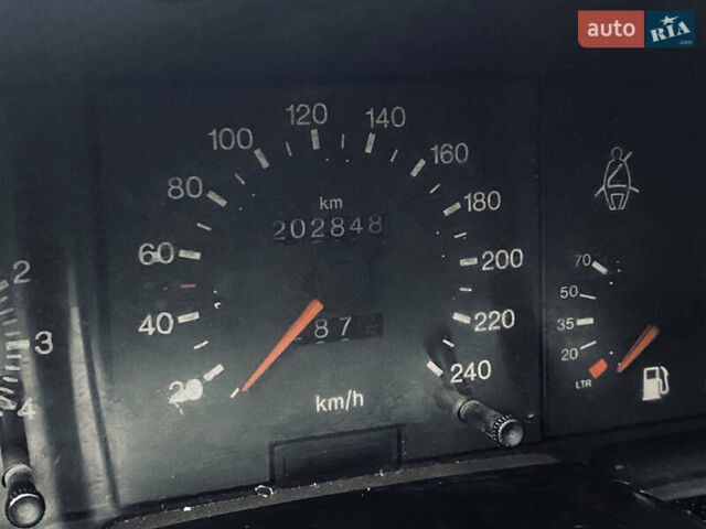 Красный Форд Скорпио, объемом двигателя 2 л и пробегом 202 тыс. км за 1500 $, фото 10 на Automoto.ua