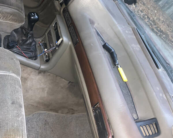 Красный Форд Скорпио, объемом двигателя 2 л и пробегом 111 тыс. км за 600 $, фото 16 на Automoto.ua