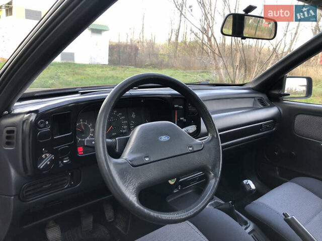 Красный Форд Скорпио, объемом двигателя 2 л и пробегом 178 тыс. км за 1500 $, фото 56 на Automoto.ua