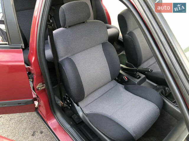 Красный Форд Скорпио, объемом двигателя 2 л и пробегом 178 тыс. км за 1500 $, фото 52 на Automoto.ua