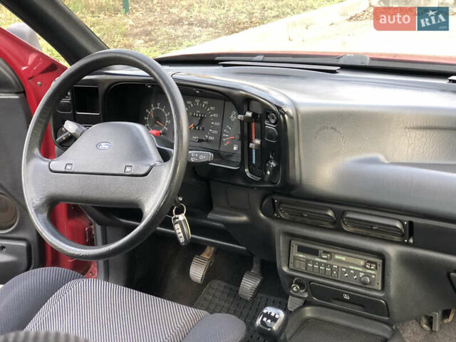 Красный Форд Скорпио, объемом двигателя 2 л и пробегом 178 тыс. км за 1500 $, фото 12 на Automoto.ua