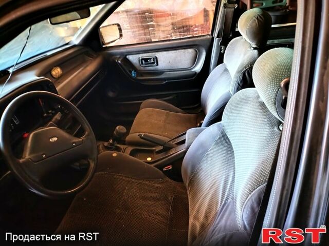 Форд Скорпио, объемом двигателя 2 л и пробегом 230 тыс. км за 720 $, фото 6 на Automoto.ua