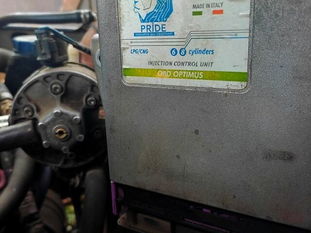 Форд Скорпио, объемом двигателя 2.4 л и пробегом 0 тыс. км за 550 $, фото 3 на Automoto.ua