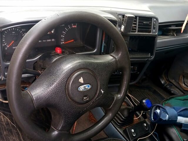 Форд Скорпио, объемом двигателя 1.8 л и пробегом 88 тыс. км за 390 $, фото 4 на Automoto.ua