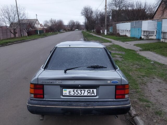Серый Форд Скорпио, объемом двигателя 2 л и пробегом 500 тыс. км за 524 $, фото 4 на Automoto.ua