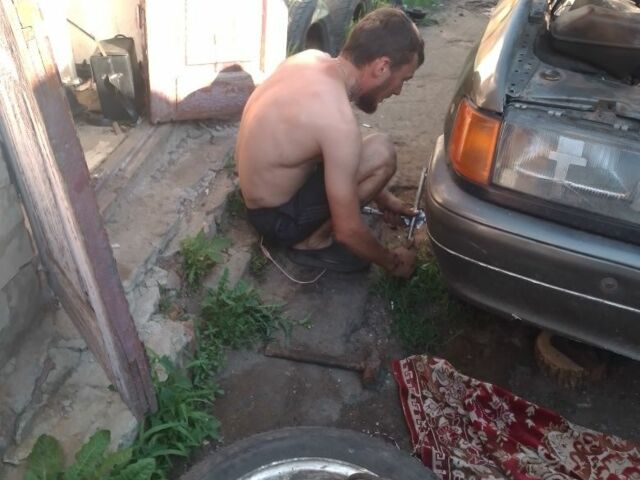 Сірий Форд Скорпіо, об'ємом двигуна 2 л та пробігом 1000 тис. км за 400 $, фото 1 на Automoto.ua