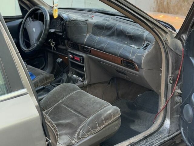 Серый Форд Скорпио, объемом двигателя 2 л и пробегом 400 тыс. км за 600 $, фото 5 на Automoto.ua