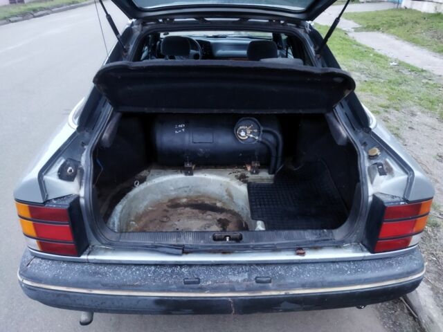 Серый Форд Скорпио, объемом двигателя 2 л и пробегом 500 тыс. км за 524 $, фото 19 на Automoto.ua