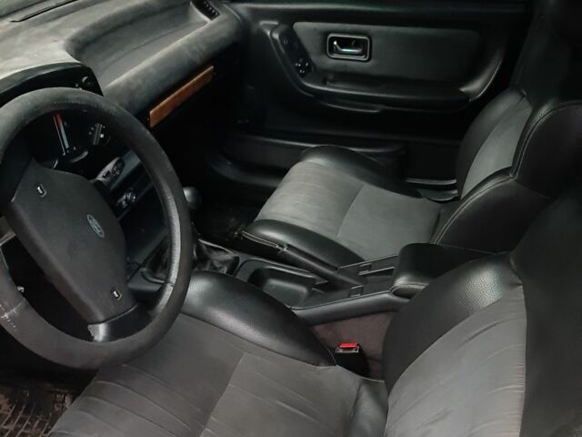 Серый Форд Скорпио, объемом двигателя 2 л и пробегом 500 тыс. км за 2000 $, фото 2 на Automoto.ua