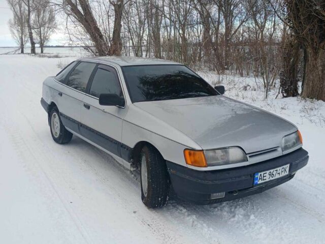 Серый Форд Скорпио, объемом двигателя 2 л и пробегом 245 тыс. км за 2000 $, фото 5 на Automoto.ua