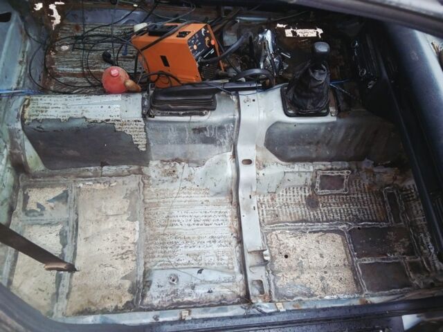 Сірий Форд Скорпіо, об'ємом двигуна 2.4 л та пробігом 250 тис. км за 1800 $, фото 10 на Automoto.ua