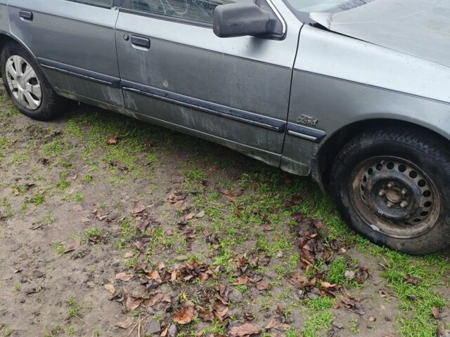 Серый Форд Скорпио, объемом двигателя 2 л и пробегом 200 тыс. км за 355 $, фото 1 на Automoto.ua