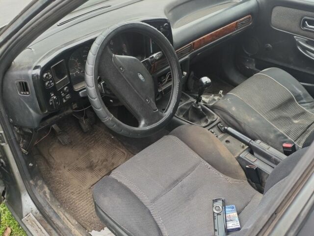 Серый Форд Скорпио, объемом двигателя 2 л и пробегом 200 тыс. км за 355 $, фото 4 на Automoto.ua