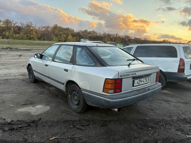 Форд Скорпио 1987 в Вольнянске на Automoto.ua Серый Форд Скорпио, объемом двигателя 3.2 л и пробегом 300 тыс. км за 400 $, фото 2 на Automoto.ua