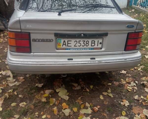 Сірий Форд Скорпіо, об'ємом двигуна 2 л та пробігом 78 тис. км за 1351 $, фото 4 на Automoto.ua