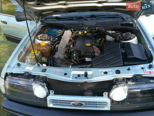 Серый Форд Скорпио, объемом двигателя 2 л и пробегом 100 тыс. км за 2000 $, фото 11 на Automoto.ua