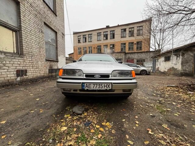 Серый Форд Скорпио, объемом двигателя 2 л и пробегом 300 тыс. км за 2100 $, фото 3 на Automoto.ua