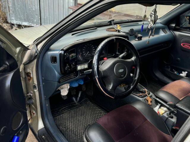 Сірий Форд Скорпіо, об'ємом двигуна 2 л та пробігом 300 тис. км за 615 $, фото 3 на Automoto.ua