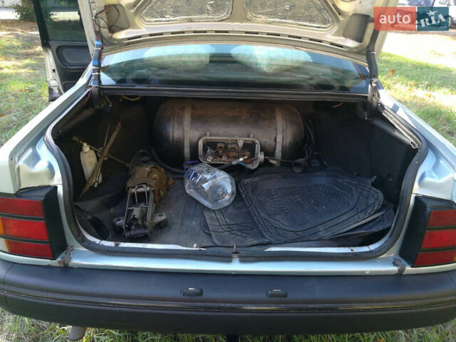 Серый Форд Скорпио, объемом двигателя 2 л и пробегом 100 тыс. км за 2000 $, фото 10 на Automoto.ua