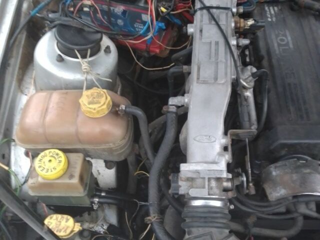 Серый Форд Скорпио, объемом двигателя 2 л и пробегом 300 тыс. км за 1184 $, фото 6 на Automoto.ua